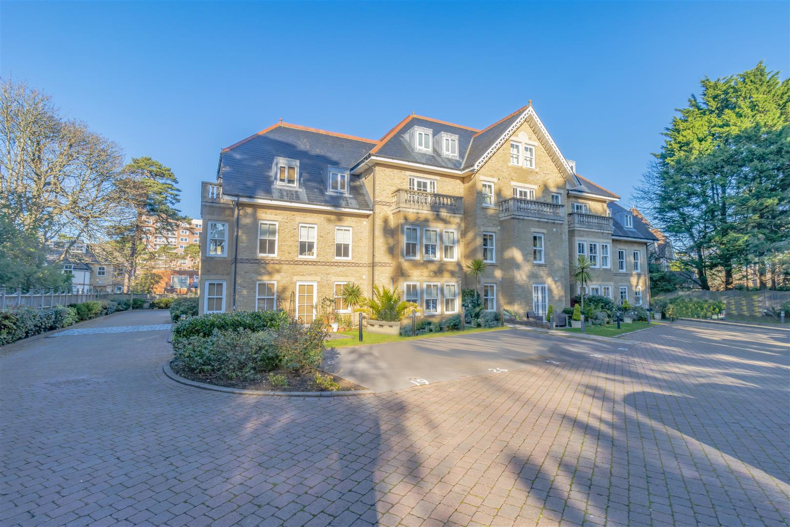 Property information Luxury & Prestige